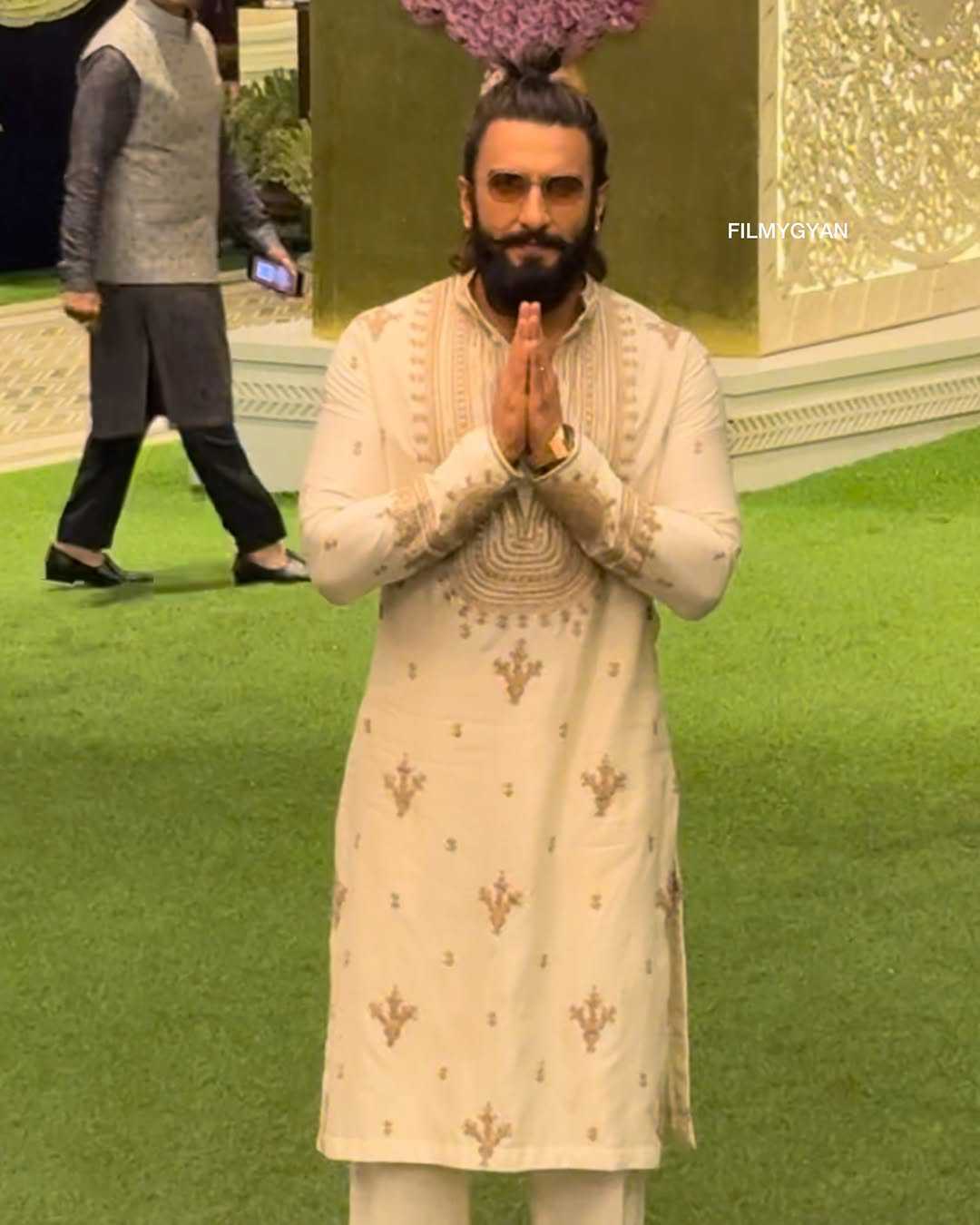 Ranveer Singh Cream Ivory Stylish Embroidery kurta Set